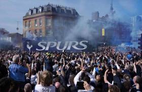 المشجعون الأوروبيون يحتكمون إلى المفوضية الأوروبية بسبب أسعار تذاكر المونديال 