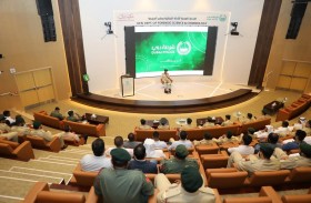 مدير عام الموارد البشرية يلتقي موظفي الإدارة العامة للذكاء الاصطناعي