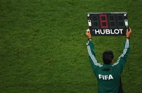 خمسة تبديلات في كرة القدم بدلاً من ثلاثة!