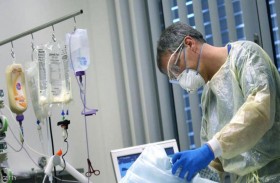 أطباء ألمان يحتجون عرايا لنقص الكمامات