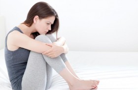 طريقة عقد ذراعيك تكشف عن سماتك الشخصية!