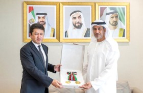 رئيس الدولة يمنح سفير أوزبكستان وسام الاستقلال من الطبقة الأولى