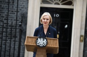 ليز تراس رئيسة وزراء بريطانيا تعلن استقالتها