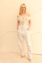 الممثلة الأمريكية إيل فانينغ لدى حضورها فعاليات اليوم الصحفي لشركة آبل تي في في سانتا مونيكا، كاليفورنيا. ا ف ب 