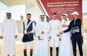«سفير» و«سماء الغربية» بطلاً سباق الخيول العربية في الظفرة