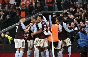 اختبار صعب لأستون فيلا أمام تشلسي مع احتدام سباق اللقب 