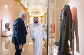 حاكم الشارقة يستقبل وفد مشروع الشارقة إمارة معيارية لاختبارات التعليم الدولية
