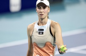 ريباكينا تعاني وتبلغ الدور الثالث في دورة ميامي  