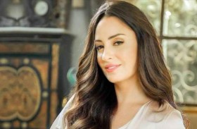 نرمين الفقي  «إلا أنا»... «ع الهامش»