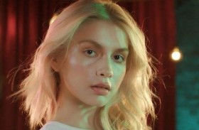 المغنية ألينا تيلكي تتورط بالمخدرات