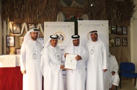 مجلس أولياء أمور الطلبة والطالبات في دبا الحصن يحتفي بكبار السن في تواليف بحرية 