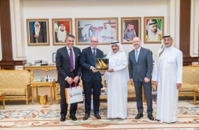 حمدان بن راشد يستقبل الرئيس التنفيذي لشركة اسينو الدوائية السويسرية