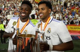 انشيلوتي وبيريس يشيدان بفينيسيوس ورودريغو 