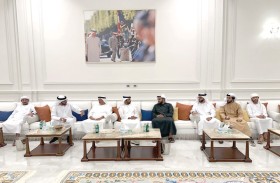 جلسة عصف ذهني في «مركز سالم بن حم الثقافي»
