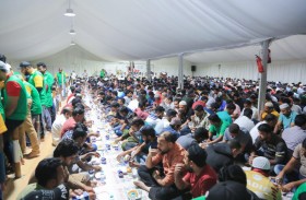 هيئة تطوير معايير العمل بالشارقة تقيم الموائد والخيم الرمضانية العمالية لأكثر من 4,500 عامل 