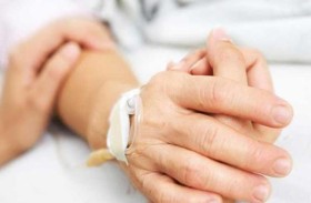 أميركي يفاجئ الأطباء بلهجة أيرلندية