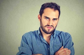 خبير يكشف حيلة لمعرفة من يكرهك 