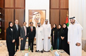 علي النعيمي يستقبل سكرتير وزارة الخارجية الهندية