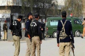  الشرطة الباكستانية تعتقل مئات من أعضاء حزب عمران خان 