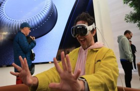 خوذة الواقع الافتراضي من آبل بـ 3500 دولار تدخل السوق الأميركية 